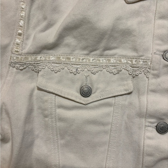 VINTAGE 80’s JORDACHE white denim jacket with ricrac trim - Picture 3 of 10